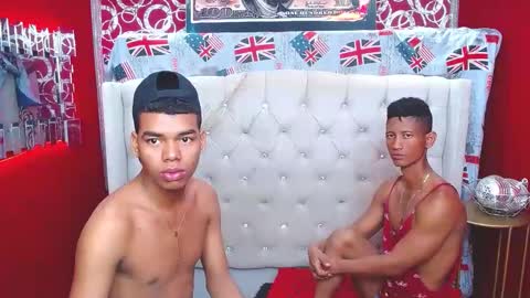 Snapshot of morenoblack23cm chatting on February 4, 7:22 pm duohot23 online show from February 4, 7:22 pm