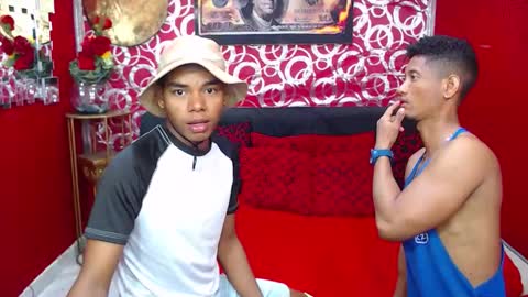 Snapshot of morenoblack23cm chatting on October 6, 7:29 pm duohot23 online show from October 6, 7:29 pm