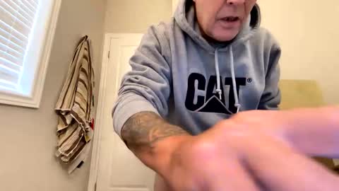 Snapshot of mpleaf chatting on October 28, 4:20 pm Urethra Lover online show from October 28, 4:20 pm