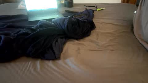 Sequoia-Cocked Hombre de Sur online show from December 15, 7:00 pm