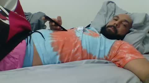 Snapshot of mr8plus chatting on January 7, 4:41 am Mr8 online show from January 7, 4:41 am