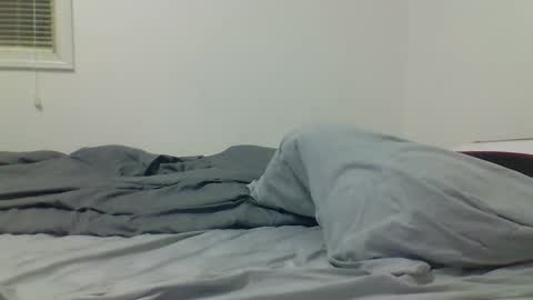 Snapshot of mr8plus chatting on January 17, 3:23 am Mr8 online show from January 17, 3:23 am