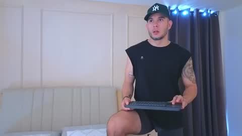 Danny  Aleja online show from June 26, 7:05 pm