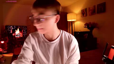 Snapshot of mr_evan1 chatting on September 17, 5:58 pm Mr Evans online show from September 17, 5:58 pm