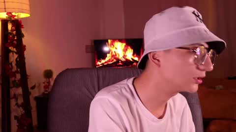 Snapshot of mr_evan1 chatting on December 25, 4:54 pm Mr Evans online show from December 25, 4:54 pm