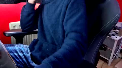 mr_hung_uk38 online show from October 22, 8:40 am