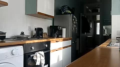 mr_i_ online show from February 18, 11:44 am