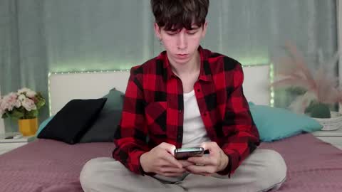 Kris online show from February 17, 8:26 pm