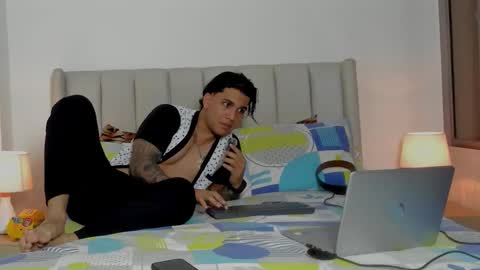 mr_maximo online show from March 16, 5:55 am