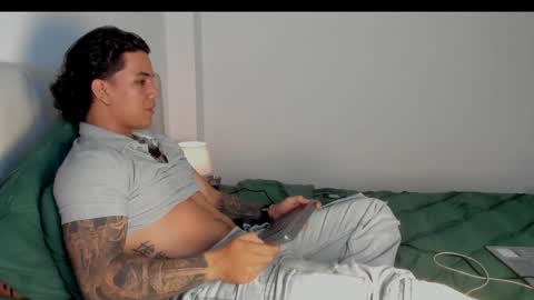 mr_maximo online show from April 13, 5:08 am