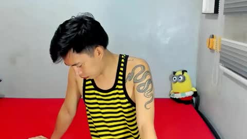 Snapshot of mr_squidcock chatting on October 22, 11:58 am KYLE online show from October 22, 11:58 am