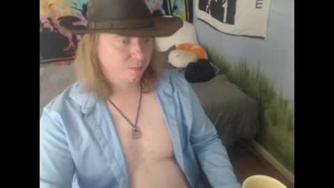 mr_strawberry online show from March 24, 6:35 pm