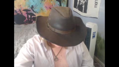 mr_strawberry online show from April 5, 6:26 pm