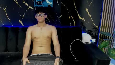 yisuz online show from March 19, 7:39 pm