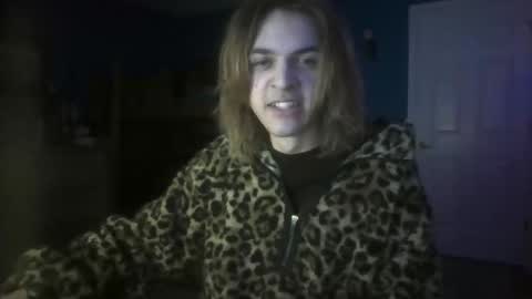 A online show from December 28, 5:55 am