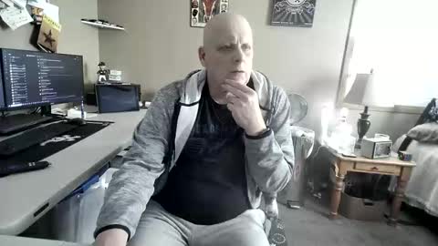 Snapshot of mrclean_55 chatting on October 23, 7:06 pm MrClean55 online show from October 23, 7:06 pm