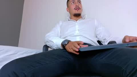 Mr Fox online show from March 25, 8:13 pm