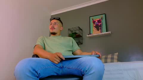 Mr Fox online show from April 11, 7:28 pm