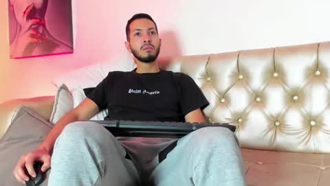 Andy online show from June 10, 7:03 pm