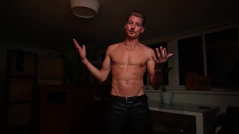 Mr Long online show from November 28, 10:33 pm