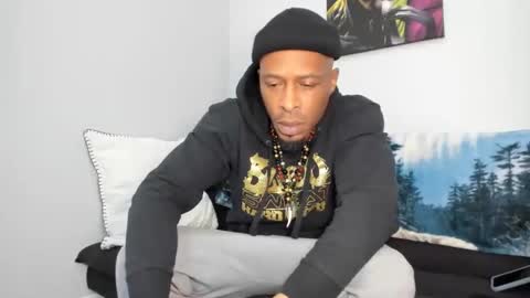 Snapshot of mromg007 chatting on February 23, 1:31 am mromg007 online show from February 23, 1:31 am