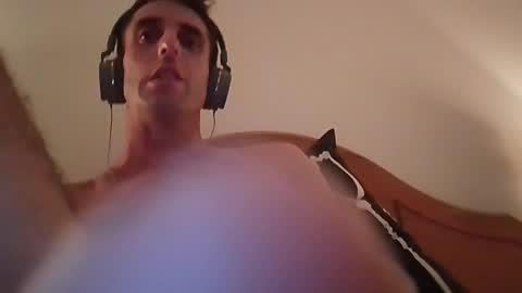 Snapshot of mrwhite017 chatting on February 23, 5:57 pm Mrwhite017 online show from February 23, 5:57 pm