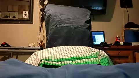 Snapshot of muddflapz chatting on September 28, 7:28 am muddflapz online show from September 28, 7:28 am