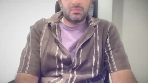 munnabobby2008 online show from November 17, 6:49 am