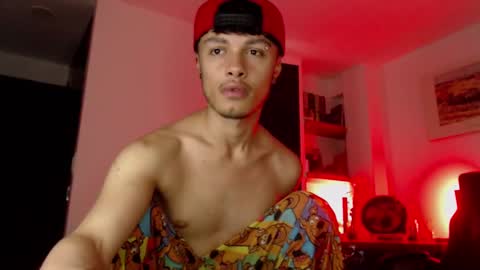 Snapshot of murielkarmesi chatting on December 4, 11:35 pm murielkarmesi online show from December 4, 11:35 pm