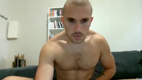 muscleshow00 online show from September 11, 6:23 am