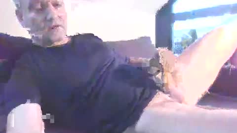 nobuddy online show from December 11, 7:10 am