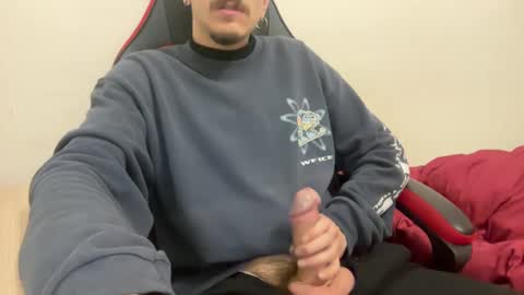 Snapshot of muupp69 chatting on December 31, 2:29 am muupp69 online show from December 31, 2:29 am