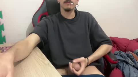 Snapshot of muupp69 chatting on December 28, 12:47 pm muupp69 online show from December 28, 12:47 pm