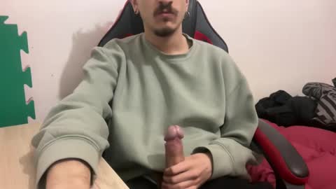 Snapshot of muupp69 chatting on December 31, 1:52 pm muupp69 online show from December 31, 1:52 pm