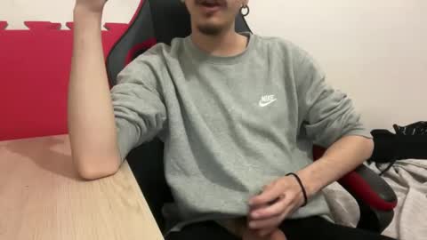 Snapshot of muupp69 chatting on January 13, 3:36 pm muupp69 online show from January 13, 3:36 pm