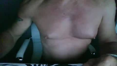 muzungu5 online show from April 17, 8:44 pm