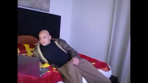 J online show from November 23, 7:30 am