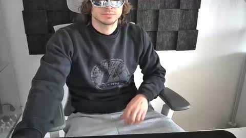 my_lovely_body online show from February 6, 9:39 am