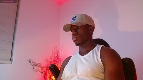 Snapshot of mylowallacee chatting on February 8, 1:22 am Mylo Wallace  online show from February 8, 1:22 am