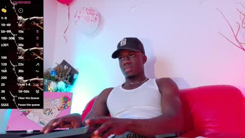 Snapshot of mylowallacee chatting on March 6, 11:09 pm Mylo Wallace  online show from March 6, 11:09 pm