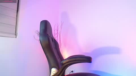 Snapshot of mylowallacee chatting on January 18, 2:51 am Mylo Wallace  online show from January 18, 2:51 am