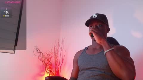 Snapshot of mylowallacee chatting on January 20, 3:15 am Mylo Wallace  online show from January 20, 3:15 am