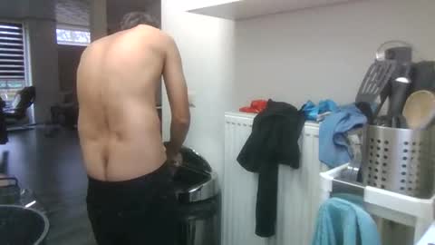 nakedxxxman online show from December 17, 8:54 am