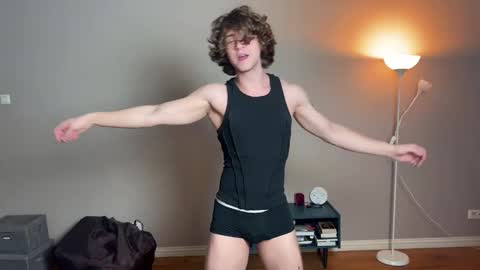 Snapshot of namiraaxel chatting on March 6, 8:16 pm Georges online show from March 6, 8:16 pm