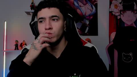 Snapshot of naranjo_seb chatting on December 9, 3:18 am sebastian online show from December 9, 3:18 am