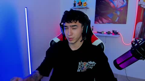 Snapshot of naranjo_seb chatting on February 7, 5:10 am sebastian online show from February 7, 5:10 am