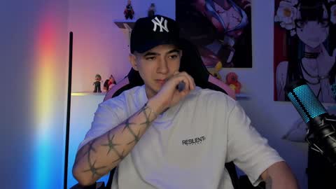 Snapshot of naranjo_seb chatting on December 16, 2:04 am sebastian online show from December 16, 2:04 am