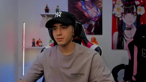 Snapshot of naranjo_seb chatting on December 10, 4:56 am sebastian online show from December 10, 4:56 am