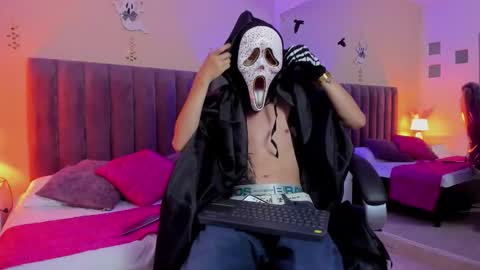 Nascary Fox online show from October 31, 8:45 pm