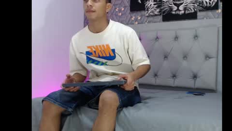Snapshot of natan_latino chatting on October 8, 5:01 am Natan online show from October 8, 5:01 am